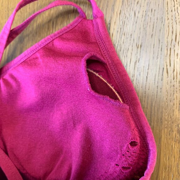 GYMSHARK Seamless Workout Bra Womens XS Sports Bra Beet Crossback Discontinued - Picture 4 of 6